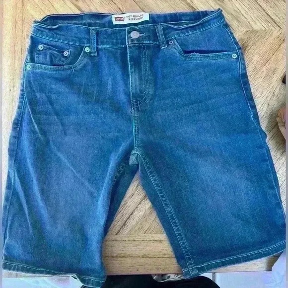 Levi’s 502 Women’s Taper Short - Picture 1 of 3